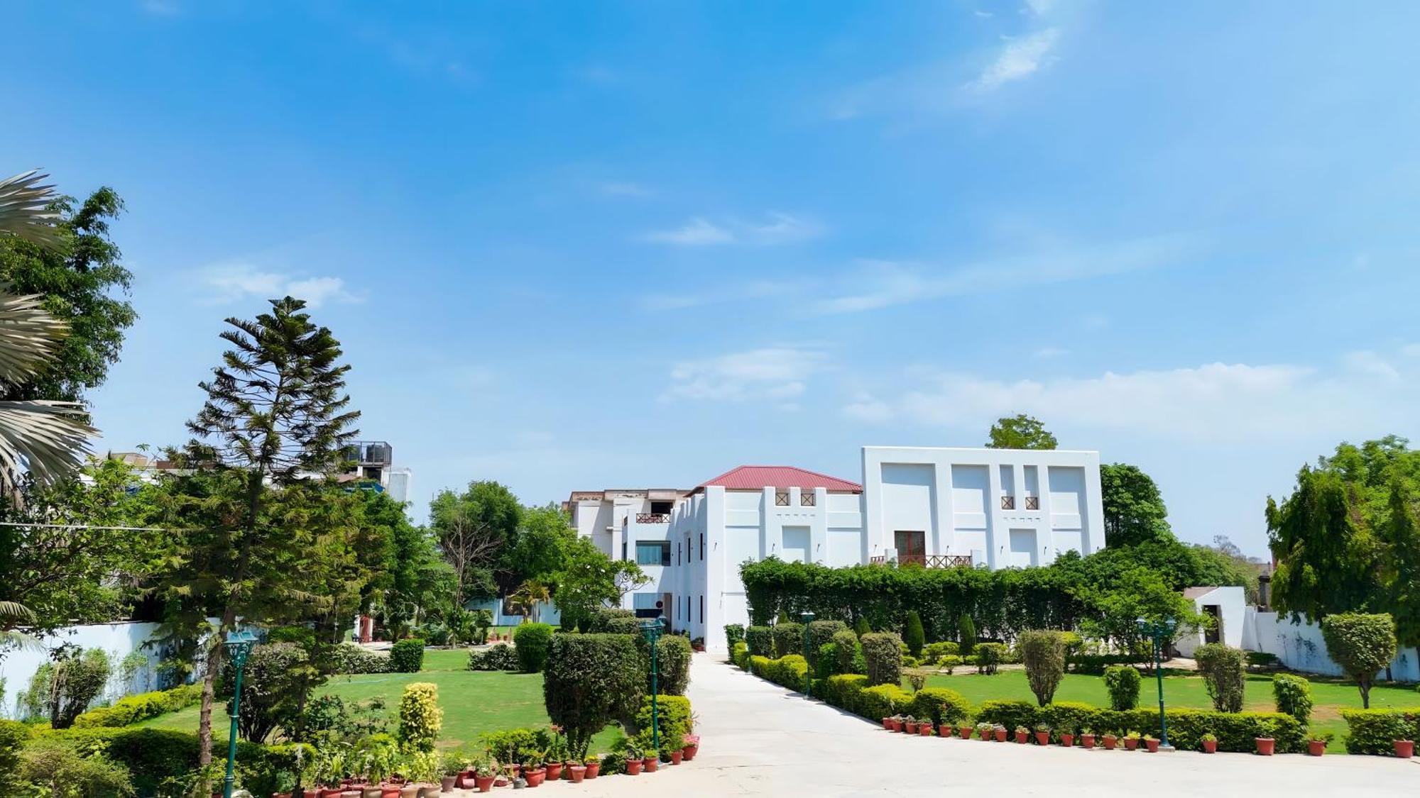 Pink Villa Boutique Hotel Meerut Buitenkant foto