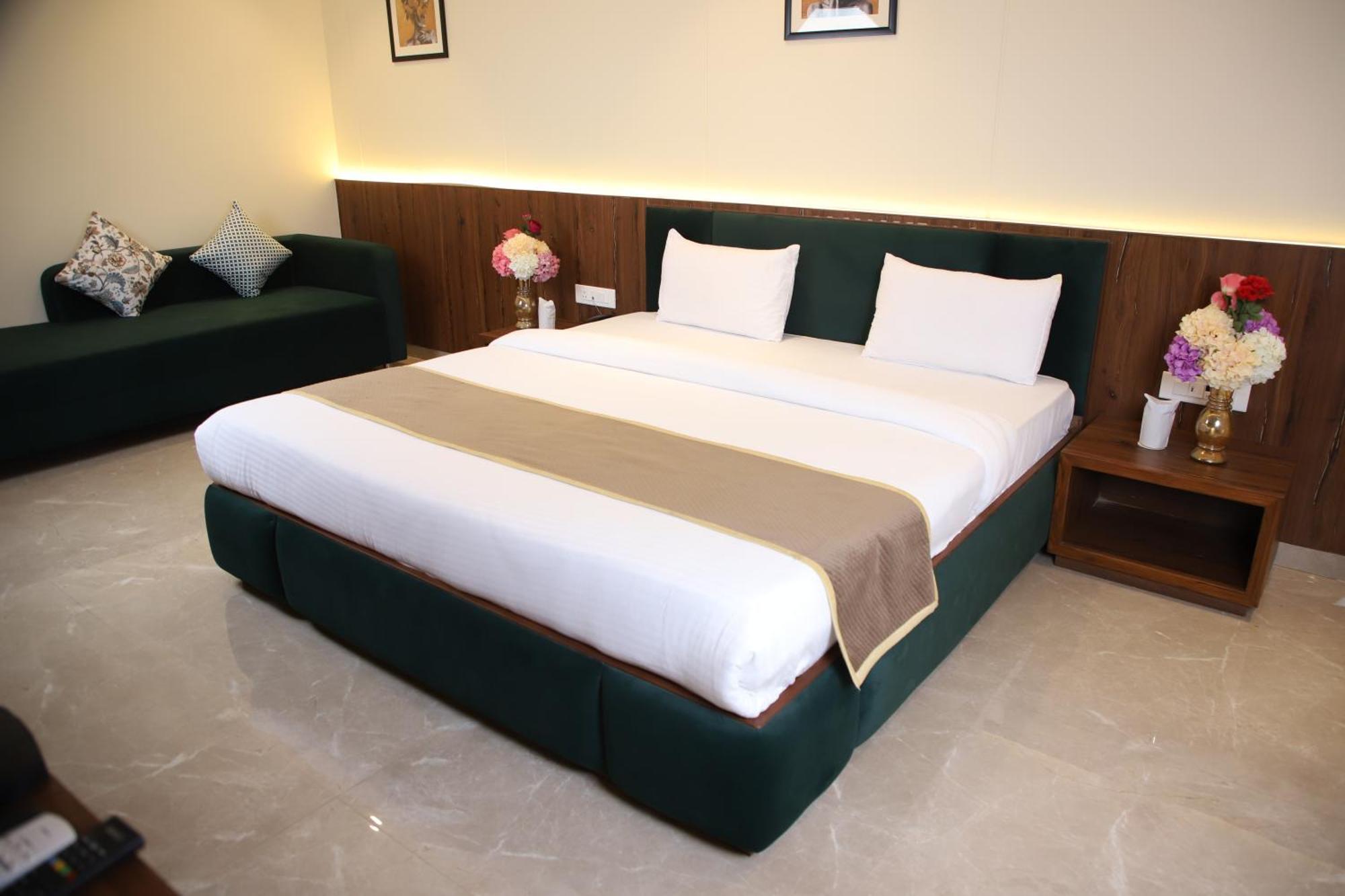 Pink Villa Boutique Hotel Meerut Buitenkant foto