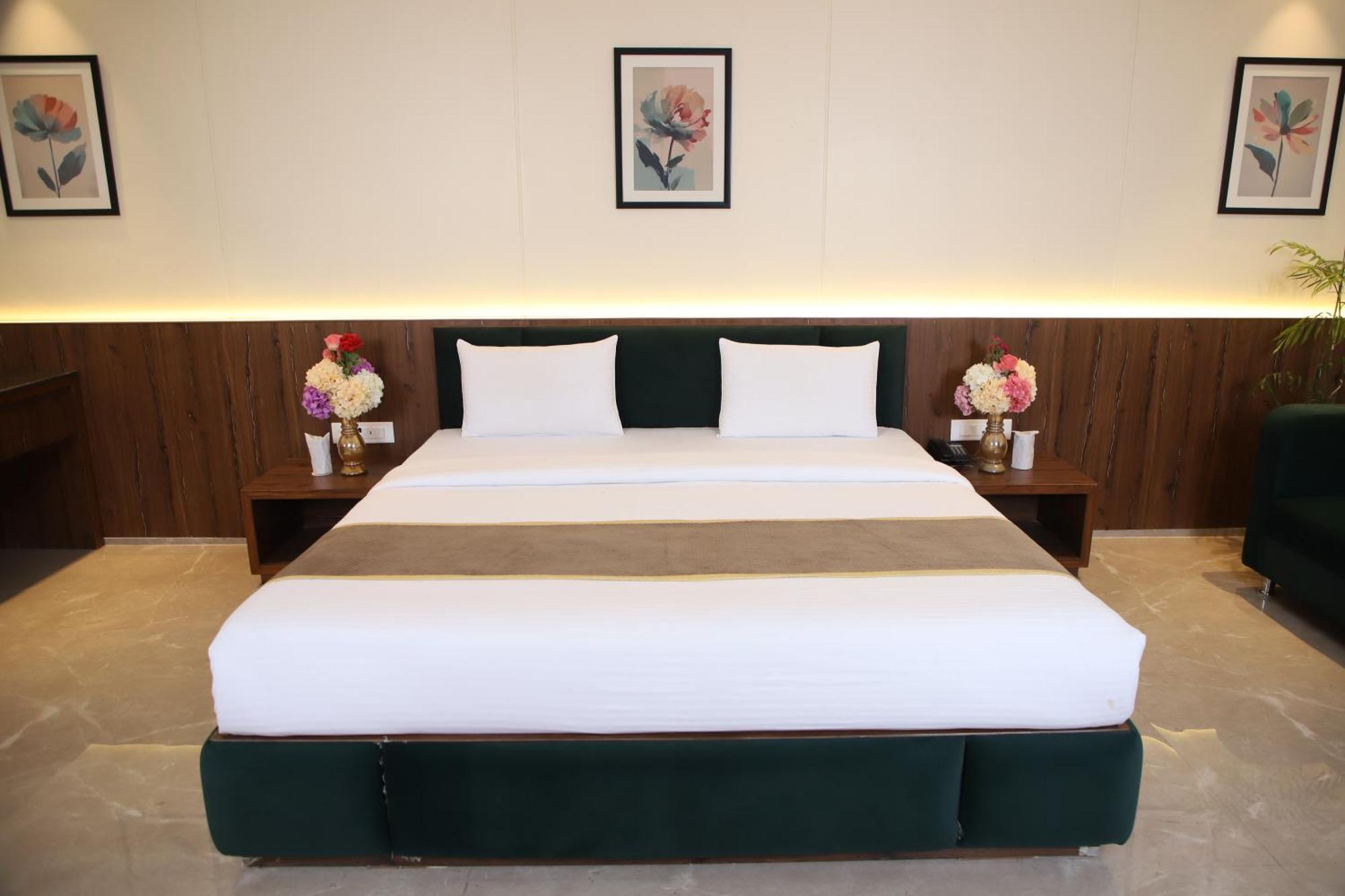 Pink Villa Boutique Hotel Meerut Buitenkant foto