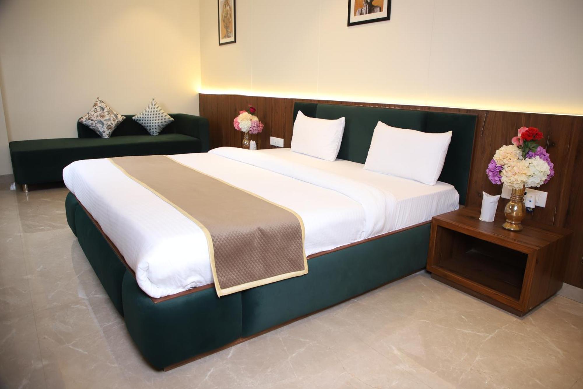 Pink Villa Boutique Hotel Meerut Buitenkant foto